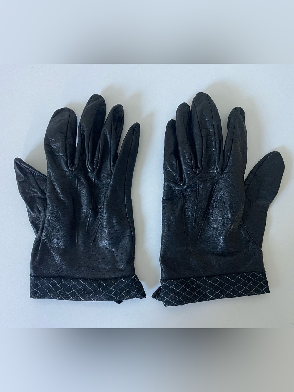 Women’s Black Leather Gloves (small)